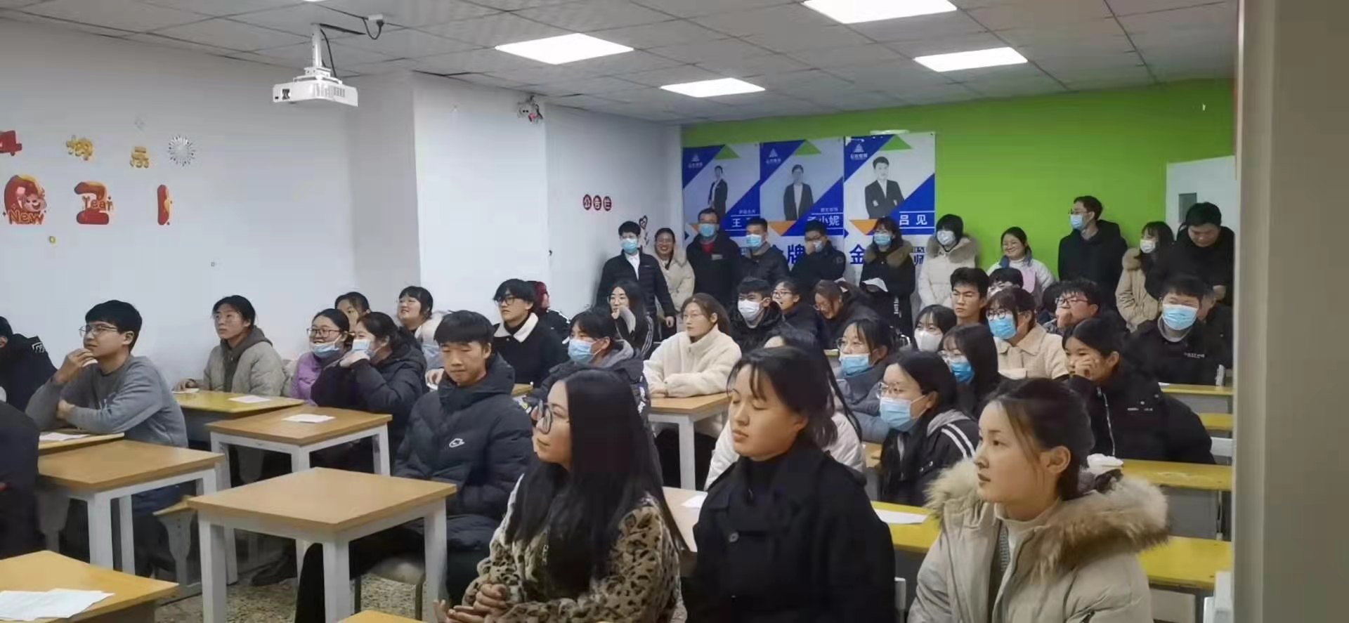 距离众优教育:高考不足100天到底意味着什么?这批高三学子给出了我们答案!(图8) 距离众优教育:高考不足100天到底意味着什么?这批高三学子给出了我们答案!(图8)