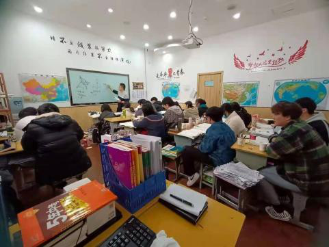 众优教育:高考倒计时76天,在关键的冲刺阶段,这群同学被曝光了!(图3) 众优教育:高考倒计时76天,在关键的冲刺阶段,这群同学被曝光了!(图3)