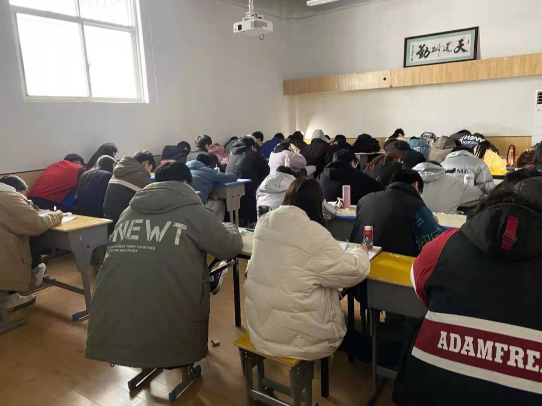 众优教育:高考倒计时76天,在关键的冲刺阶段,这群同学被曝光了!(图7) 众优教育:高考倒计时76天,在关键的冲刺阶段,这群同学被曝光了!(图7)